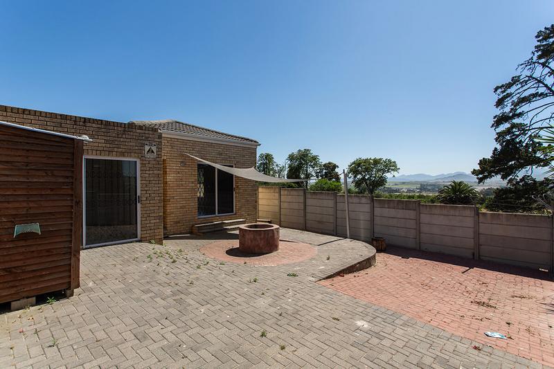 To Let 3 Bedroom Property for Rent in Normandie Western Cape